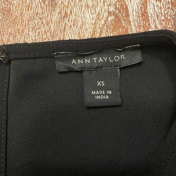 Ann Taylor Black Ruffle Shoulder Peplum Top XS - Picture 6 of 8
